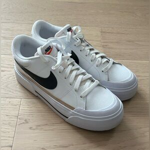 Womens Nike Court Legacy Lift Platform Sneakers Shoes Size 8 DM7590-100